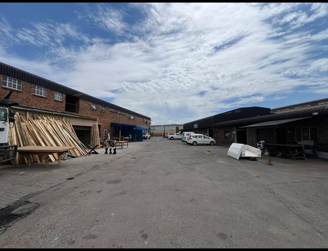 85M² WAREHOUSE TO LET IN HENNOPSPARK